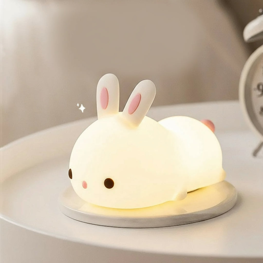 Veilleuse Lapin Allongée – Lampe LED en Silicone Doux Rechargeable USB