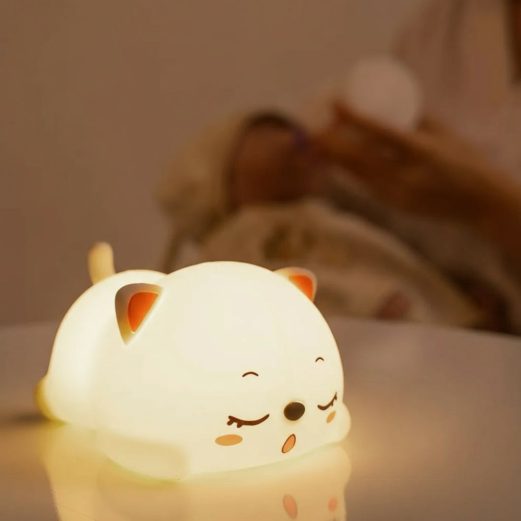 Veilleuse Chat Allongée LED – Lumière douce et apaisante pour enfants, rechargeable USB