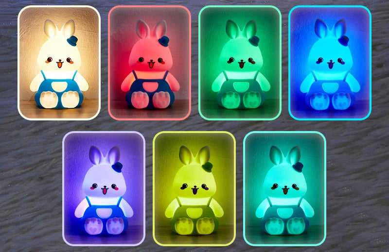 Veilleuse Lapin en Salopette – Lampe LED en Silicone Doux Rechargeable USB