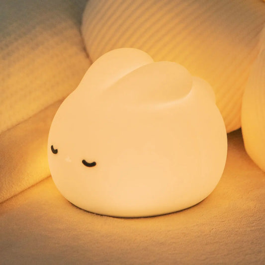 Veilleuse Lapin Assis – Lampe LED en Silicone Doux Rechargeable USB