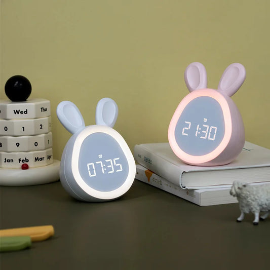 Veilleuse Réveil Lapin Cartoon – Lampe de Nuit Enfant – Réveil LED Design – Rechargeable USB
