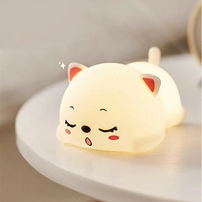 Veilleuse Chat Allongée LED – Lumière douce et apaisante pour enfants, rechargeable USB